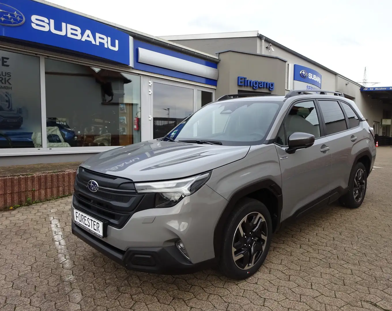 Subaru Forester 2.0ie Exclusive 2025 Modell Grau - 1