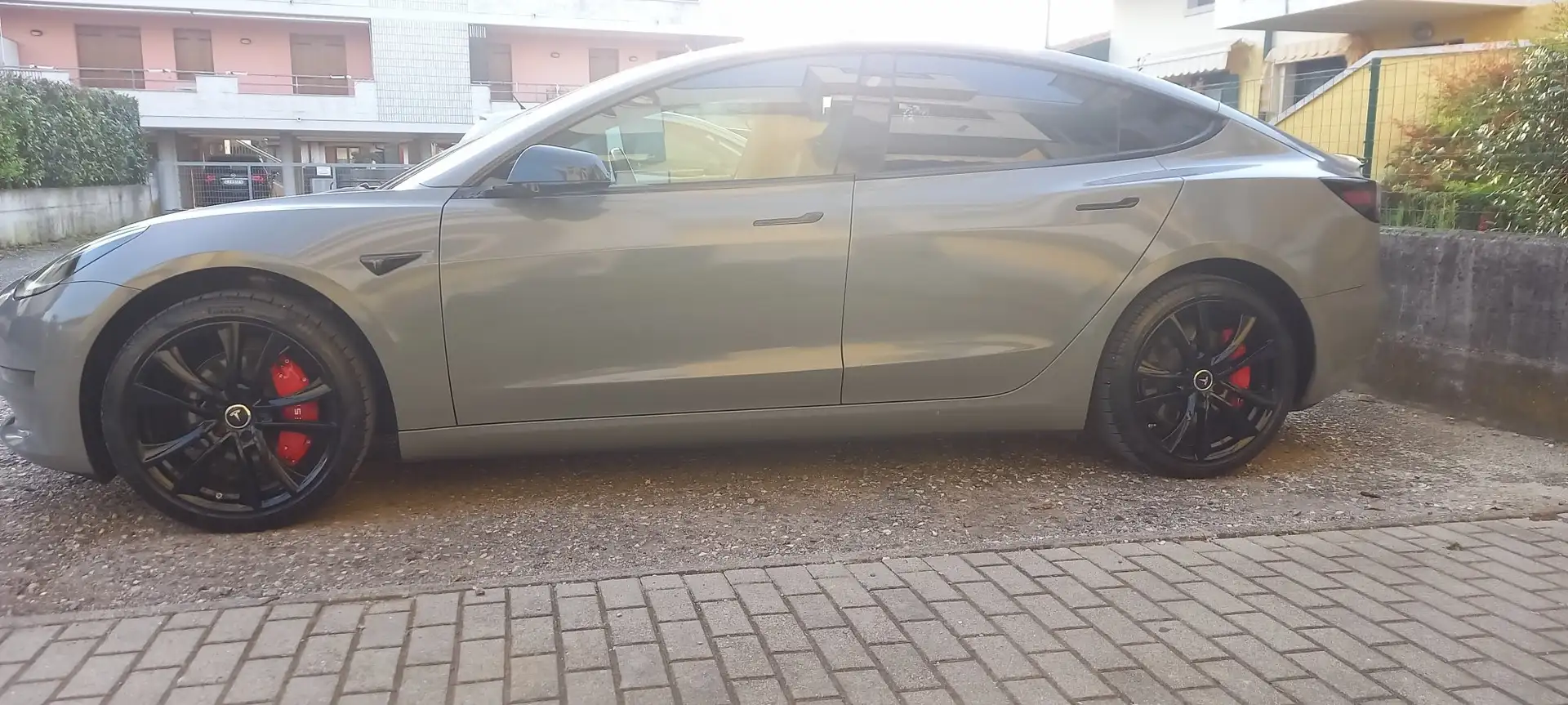 Tesla Model 3 SR PLUS Šedá - 2