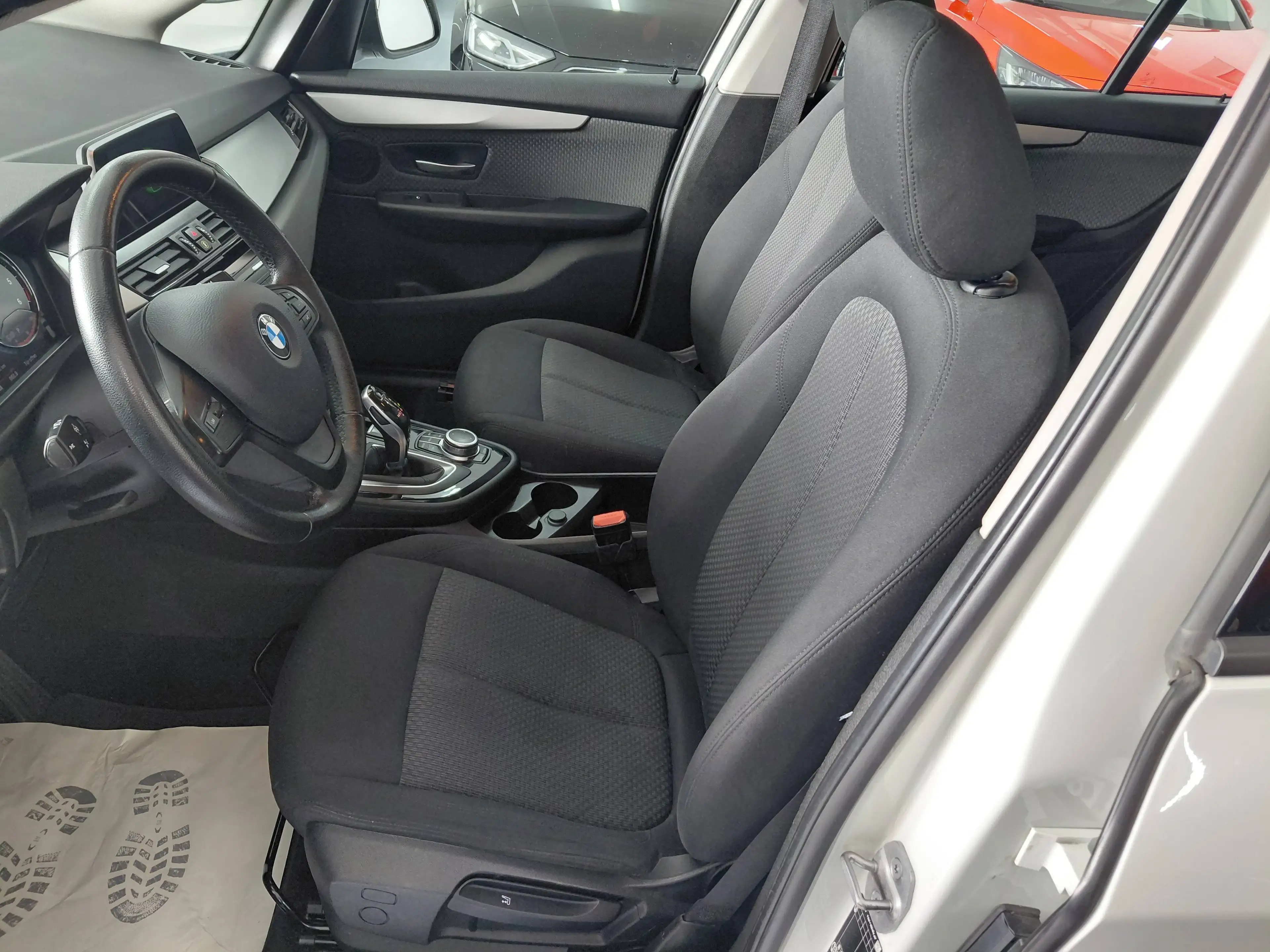 BMW 216 216 d Aut. * Navi, PDC, usw...* — photo 11