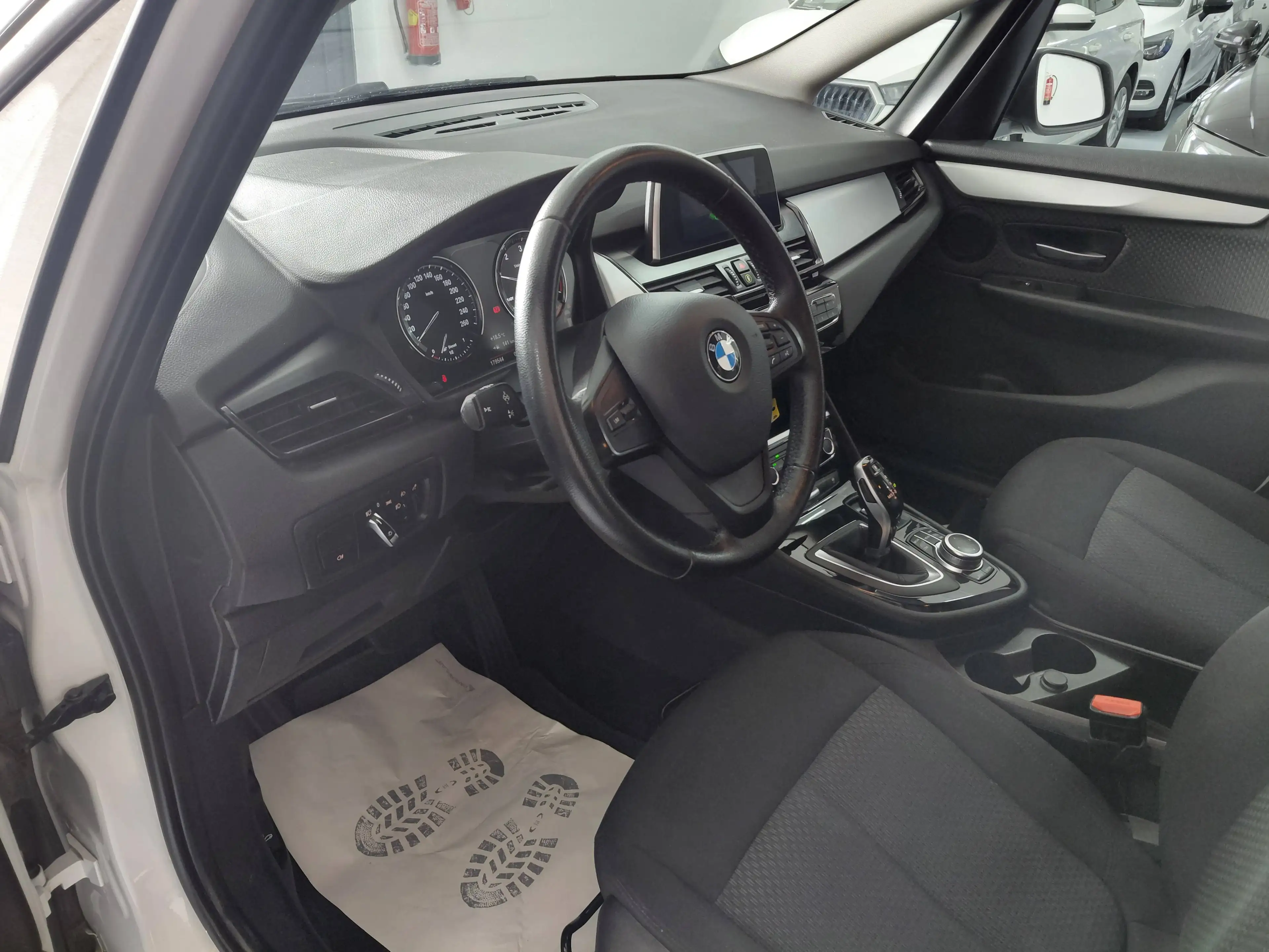 BMW 216 216 d Aut. * Navi, PDC, usw...* — photo 12