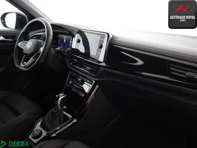 Volkswagen T-Roc view 9