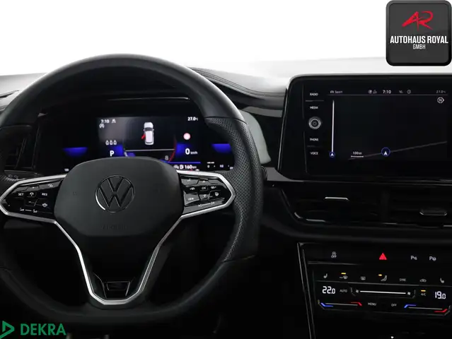 Volkswagen T-Roc view 15