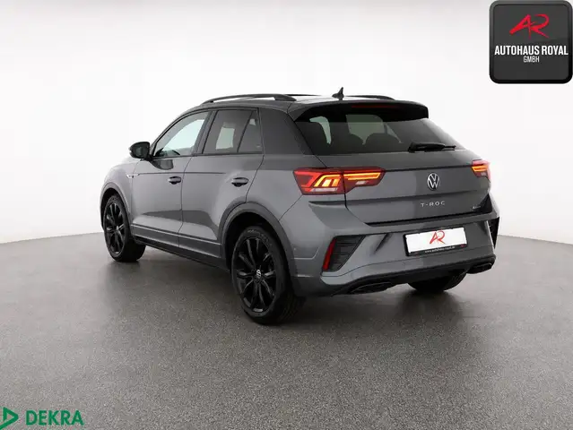 Volkswagen T-Roc view 3