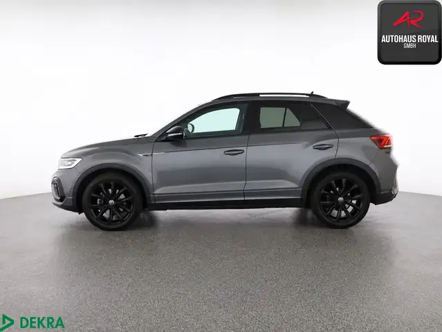 Volkswagen T-Roc view 2