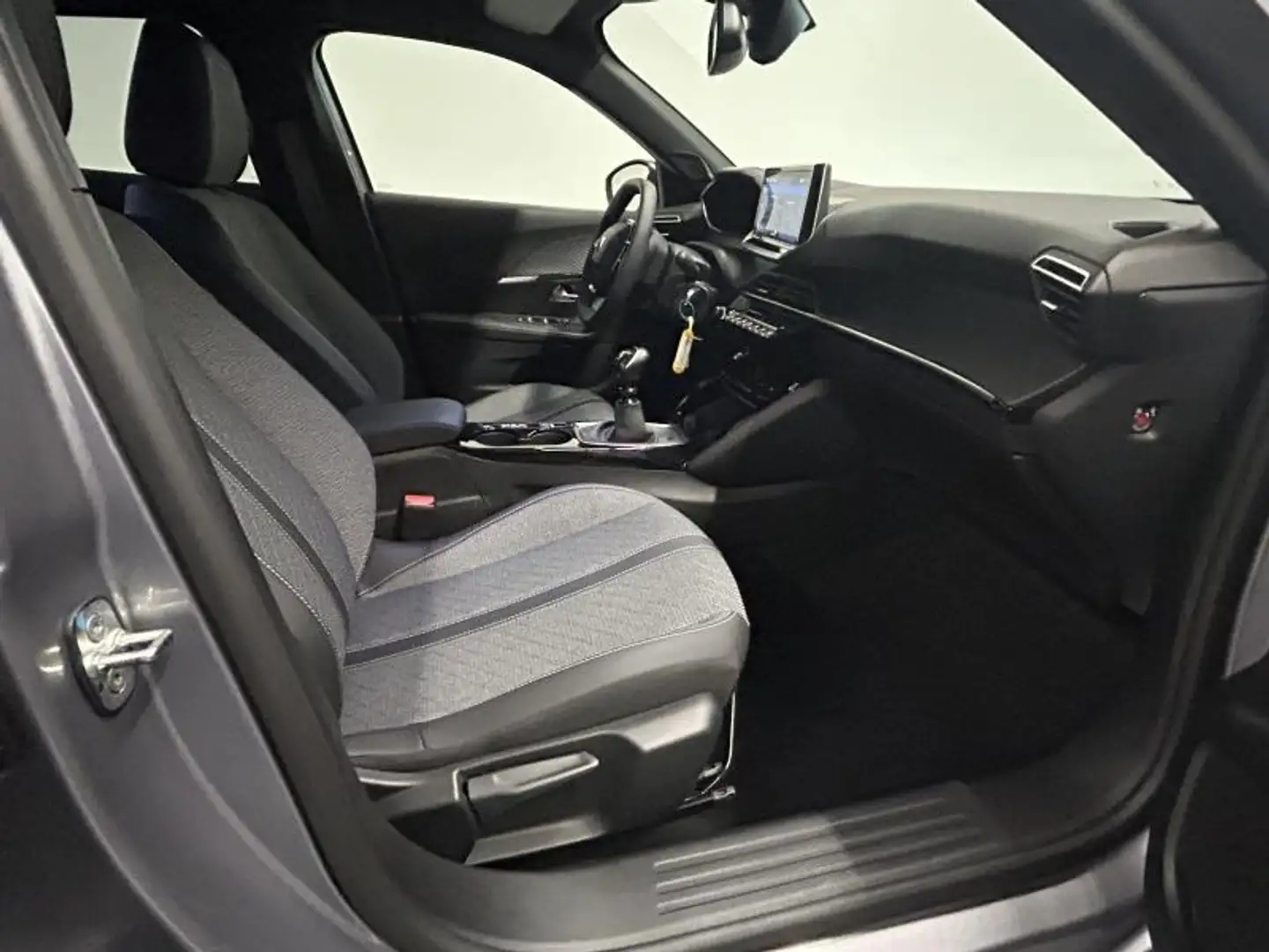 Peugeot 2008 Allure Grijs - 2