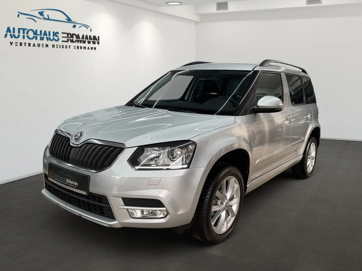 Skoda Yeti Elegance 4x4*1.Hand*24.050 KM*Bi-Xenon*Navi Silber - 1
