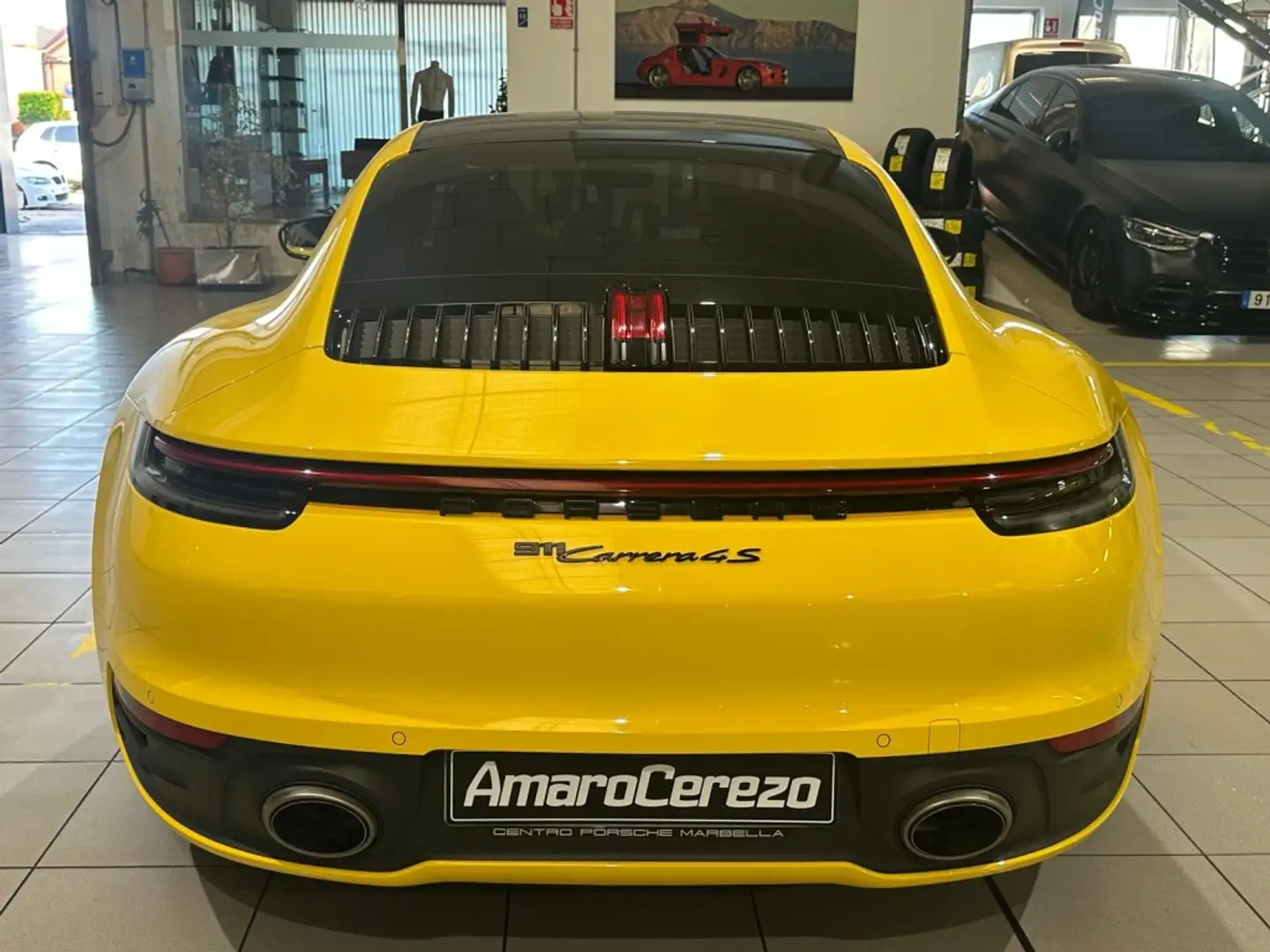Porsche 992 Carrera 4S Coupé PDK Amarillo - 2