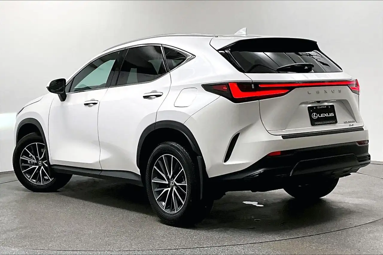 Lexus NX снимка Lexus NX