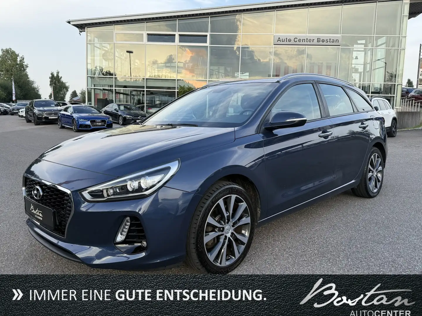 Hyundai i30 1.6 CRDI/AUTOMATIK/KAMERA/NAVI/PARKSENSOR Blau - 1