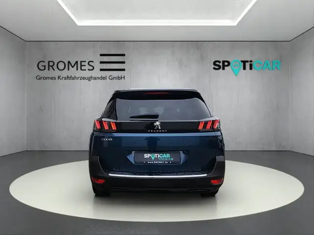 Peugeot 5008 view 4