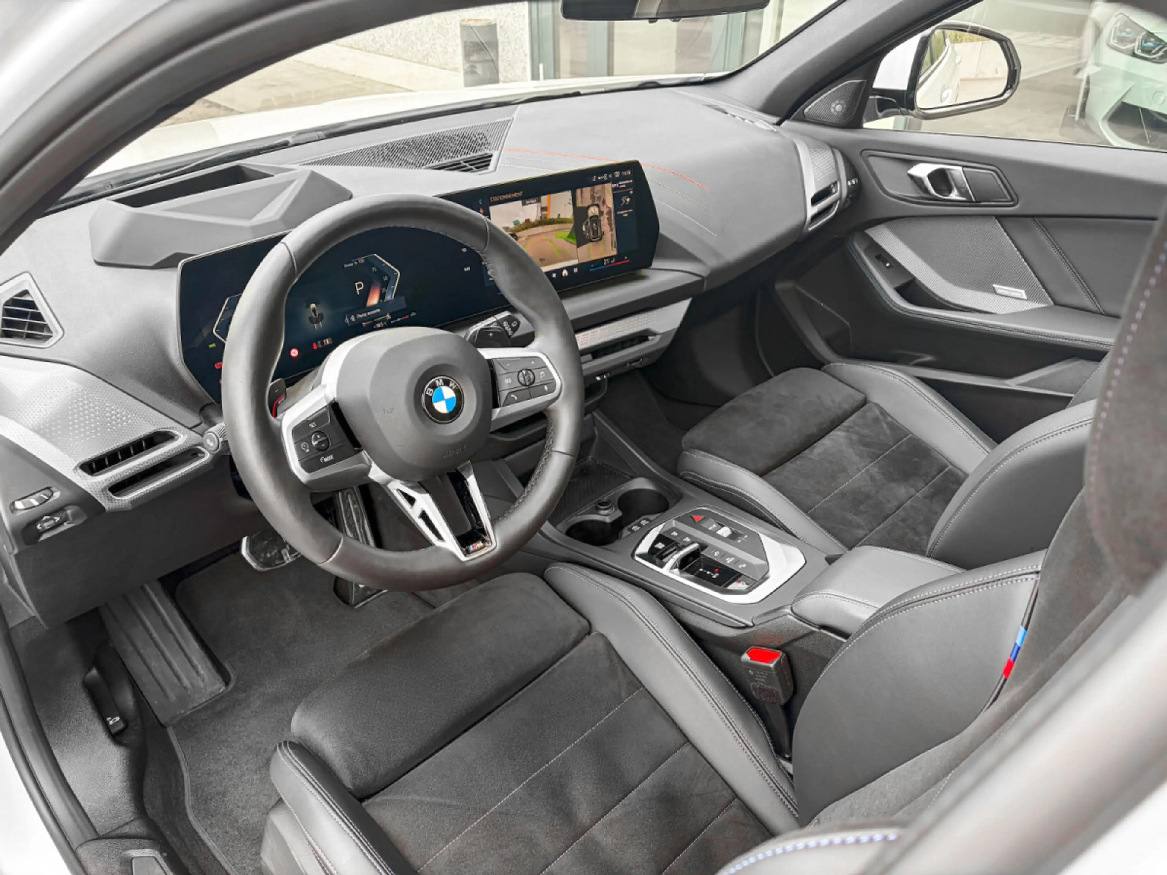 BMW 120 120 i Limousine 120 M Sport/Mild Hybride — photo 2