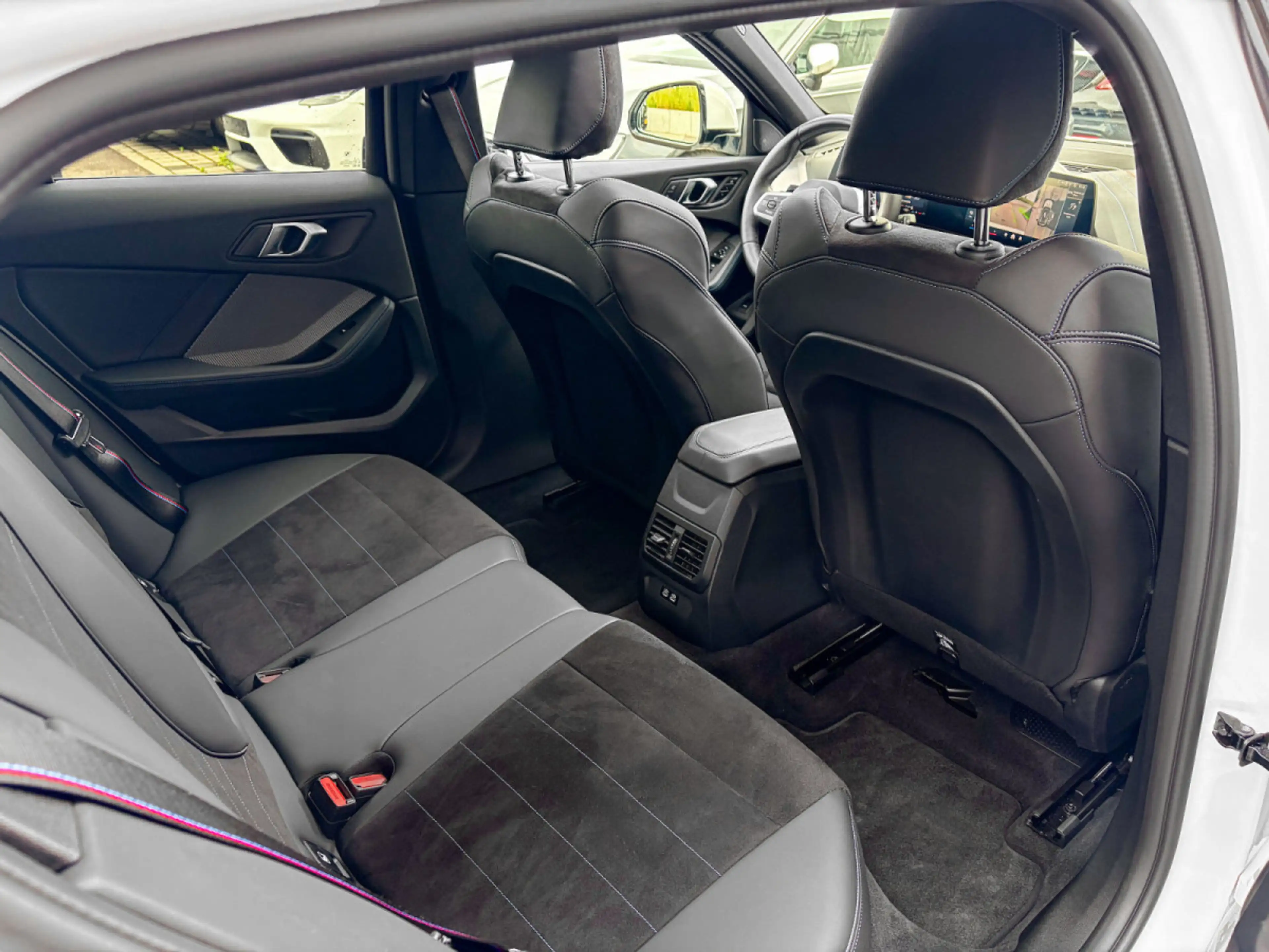 BMW 120 120 i Limousine 120 M Sport/Mild Hybride — photo 14