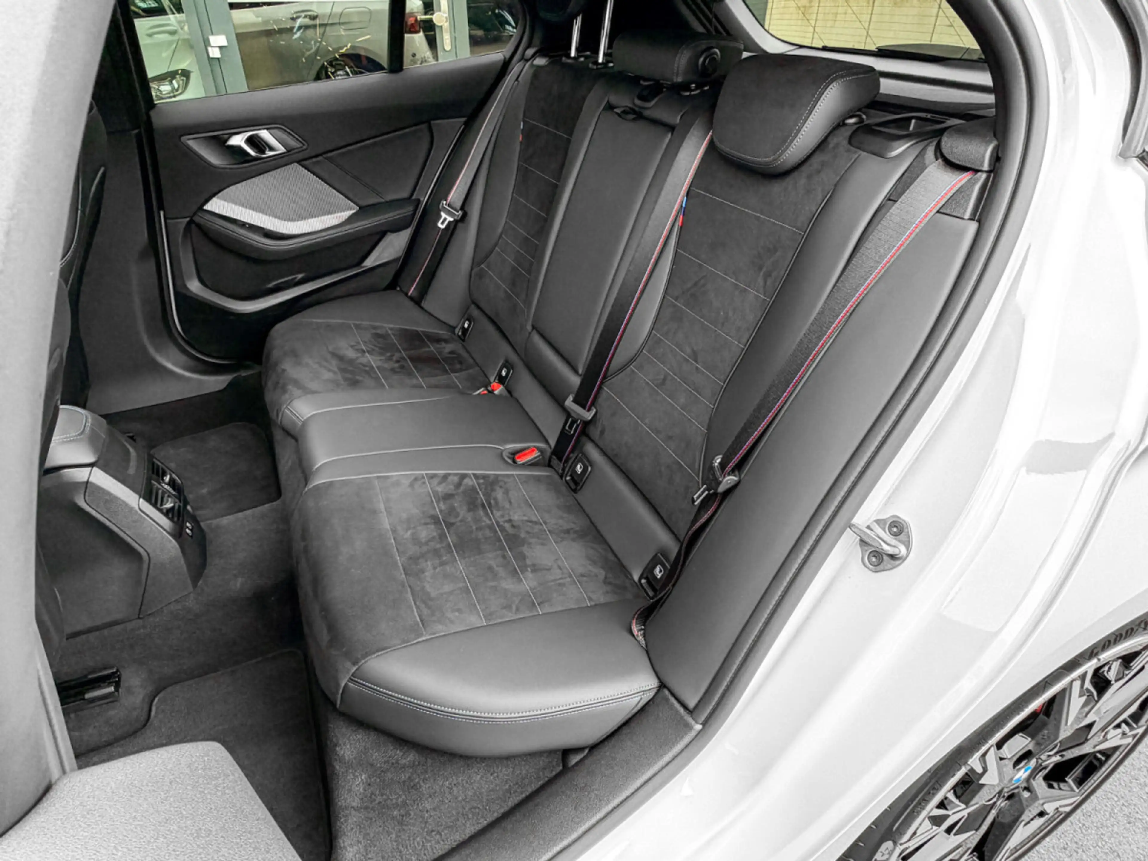 BMW 120 120 i Limousine 120 M Sport/Mild Hybride — photo 8