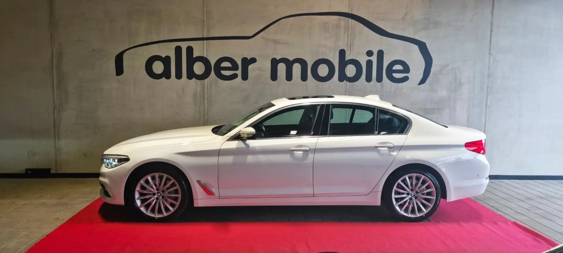 BMW 530 d xDrive Luxury LED 360° Kam Tot 1.H.ACC M Wit - 2