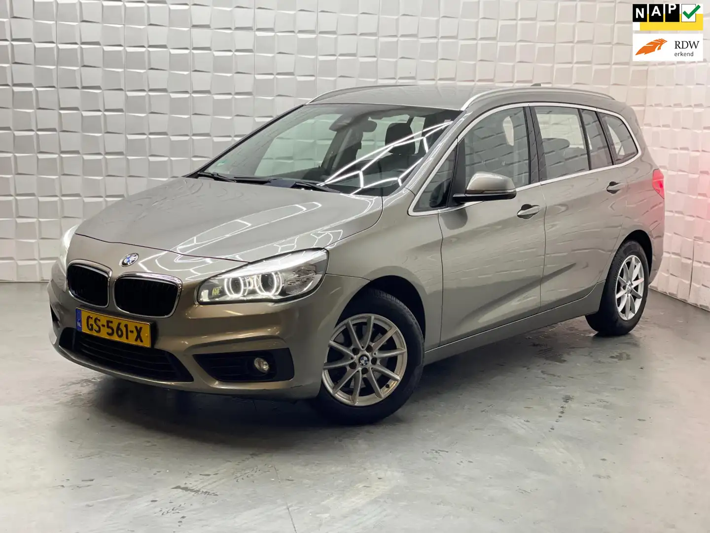 BMW 218 2-serie Gran Tourer 218i Essential 7p. AUTOMAAT Šedá - 1