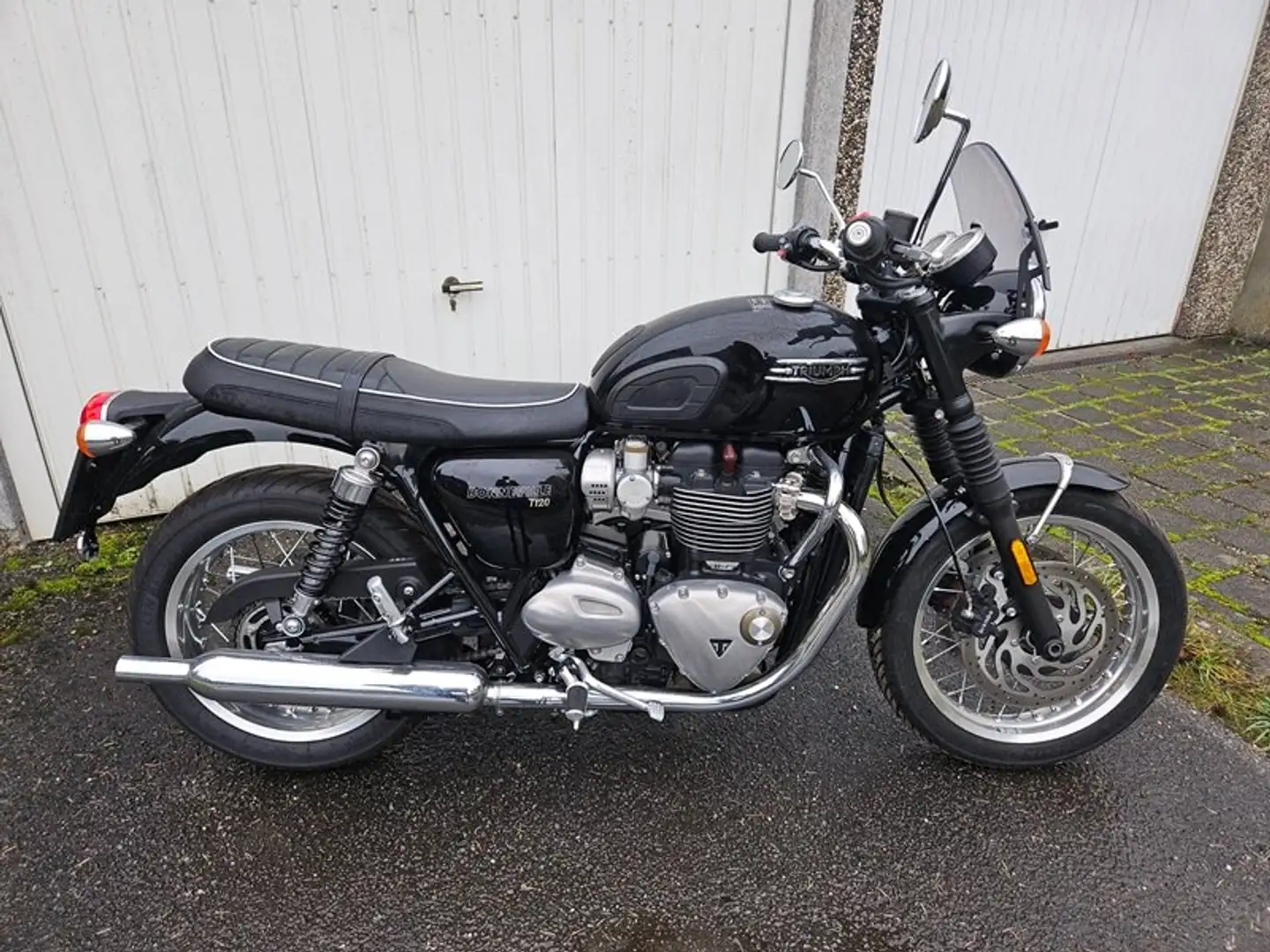 Triumph Bonneville T120 Noir - 1