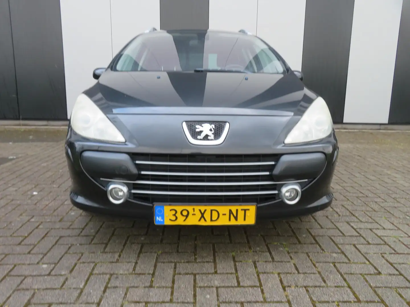 Peugeot 307 SW 2.0-16V Premium Černá - 2