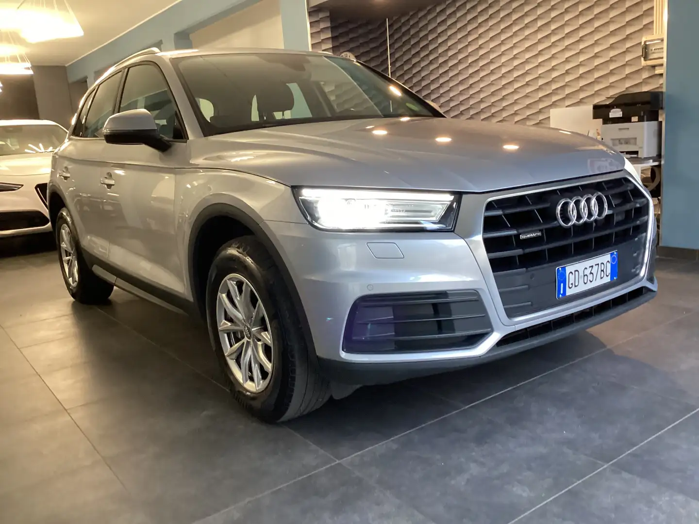 Audi Q5 35 2.0 tdi Business quattro 163cv s-tronic Argent - 1