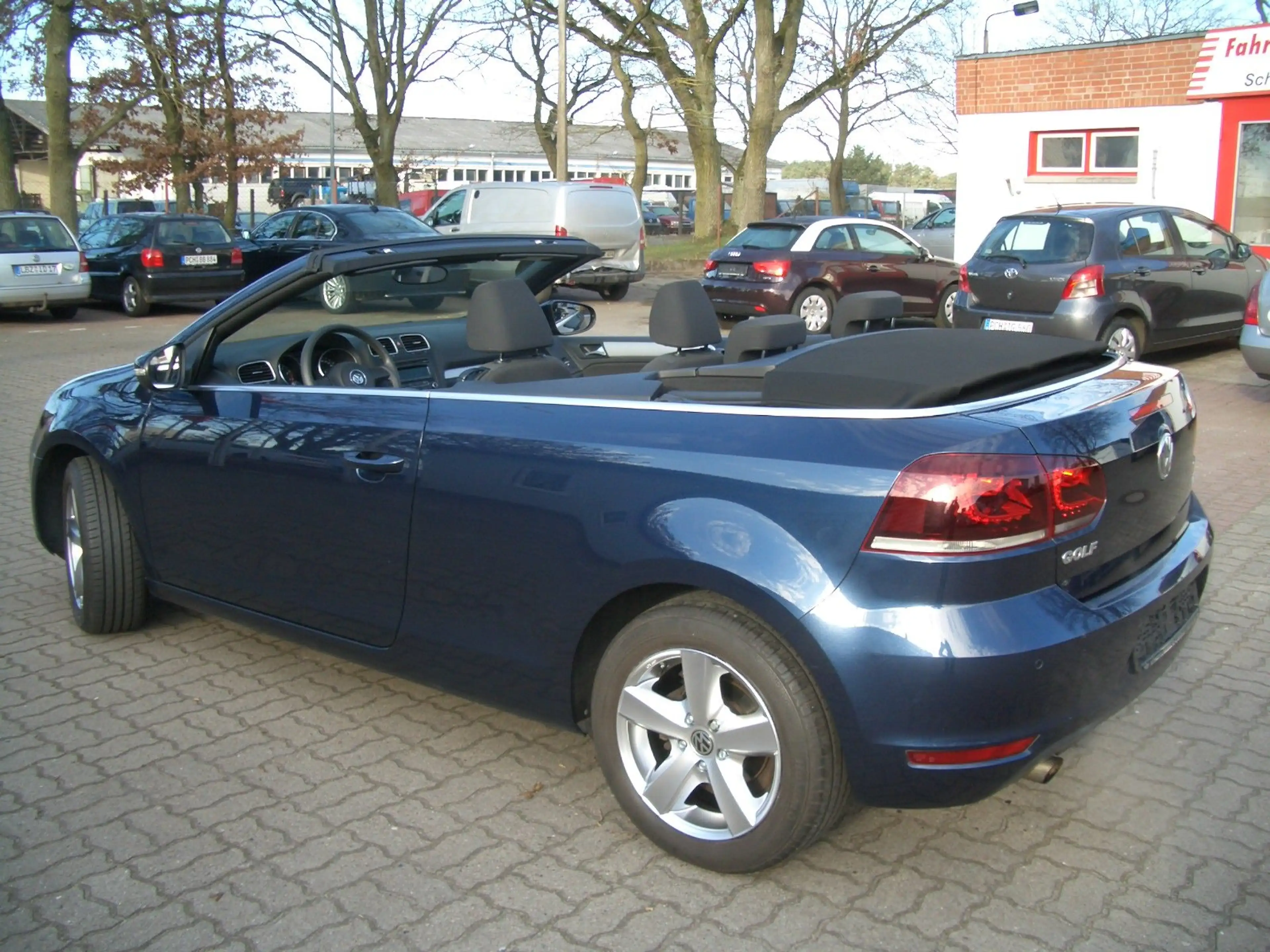 Volkswagen Golf Cabriolet 1,2TSI PDC Sitzheizung Alu Tempomat 2VB TÜV neu — photo 5
