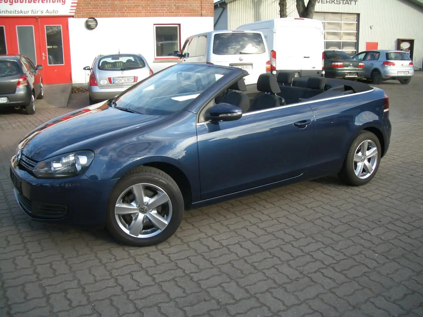 Volkswagen Golf Cabriolet 1,2TSI PDC Sitzheizung Alu Tempomat 2VB TÜV neu Albastru - 2