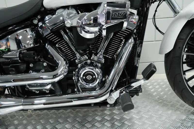 Harley-Davidson Breakout - foto 4