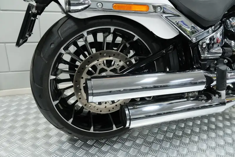 Harley-Davidson Breakout - foto 6