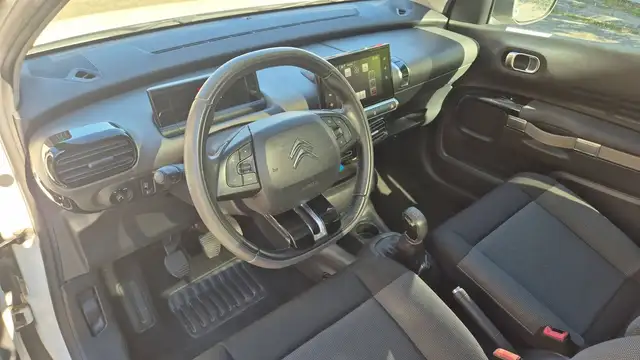 Citroen C4 Cactus view 8