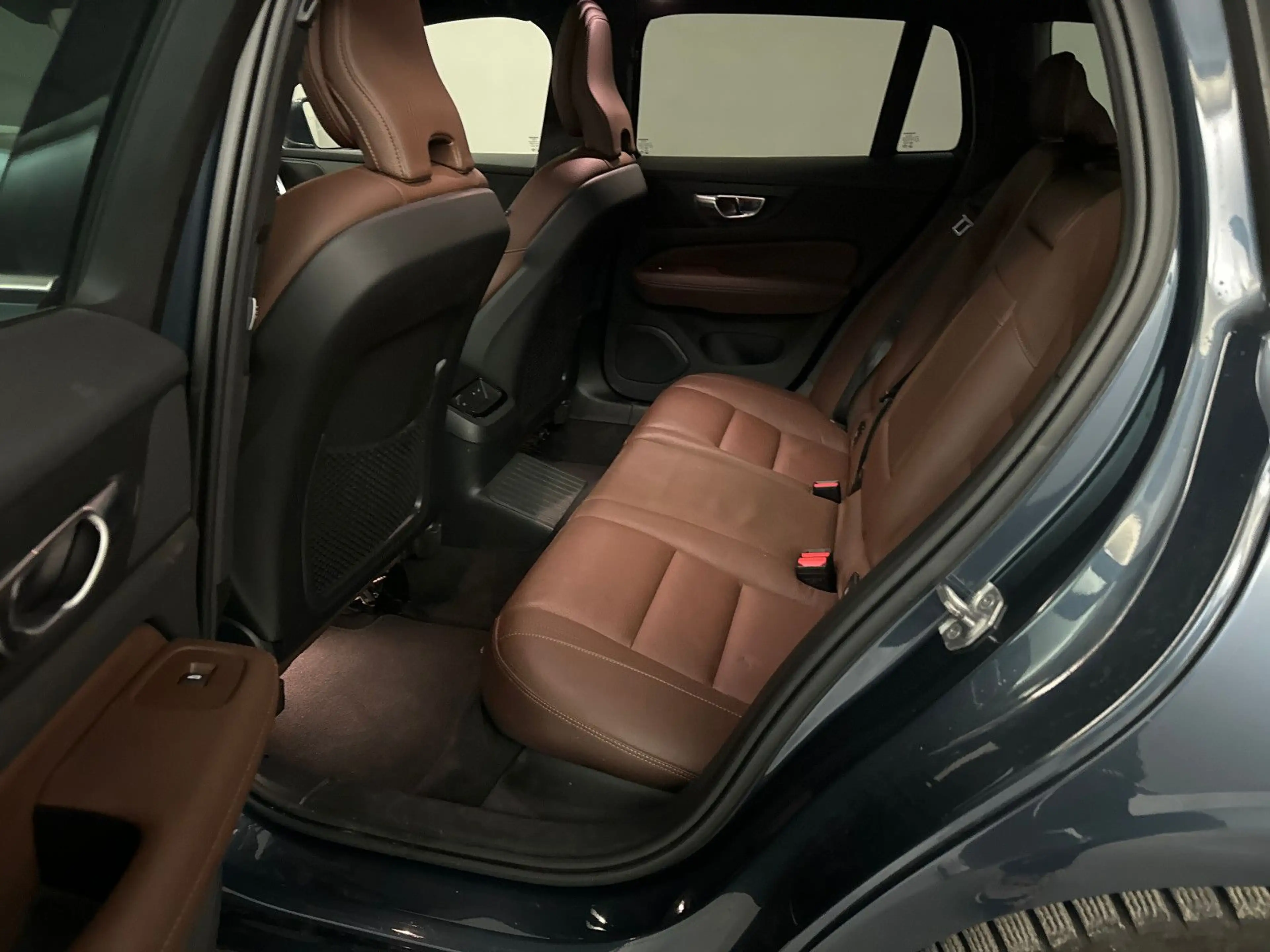 Volvo V60 Inscription PlHybrid AW Sdach*Leder*360*H&K — photo 10