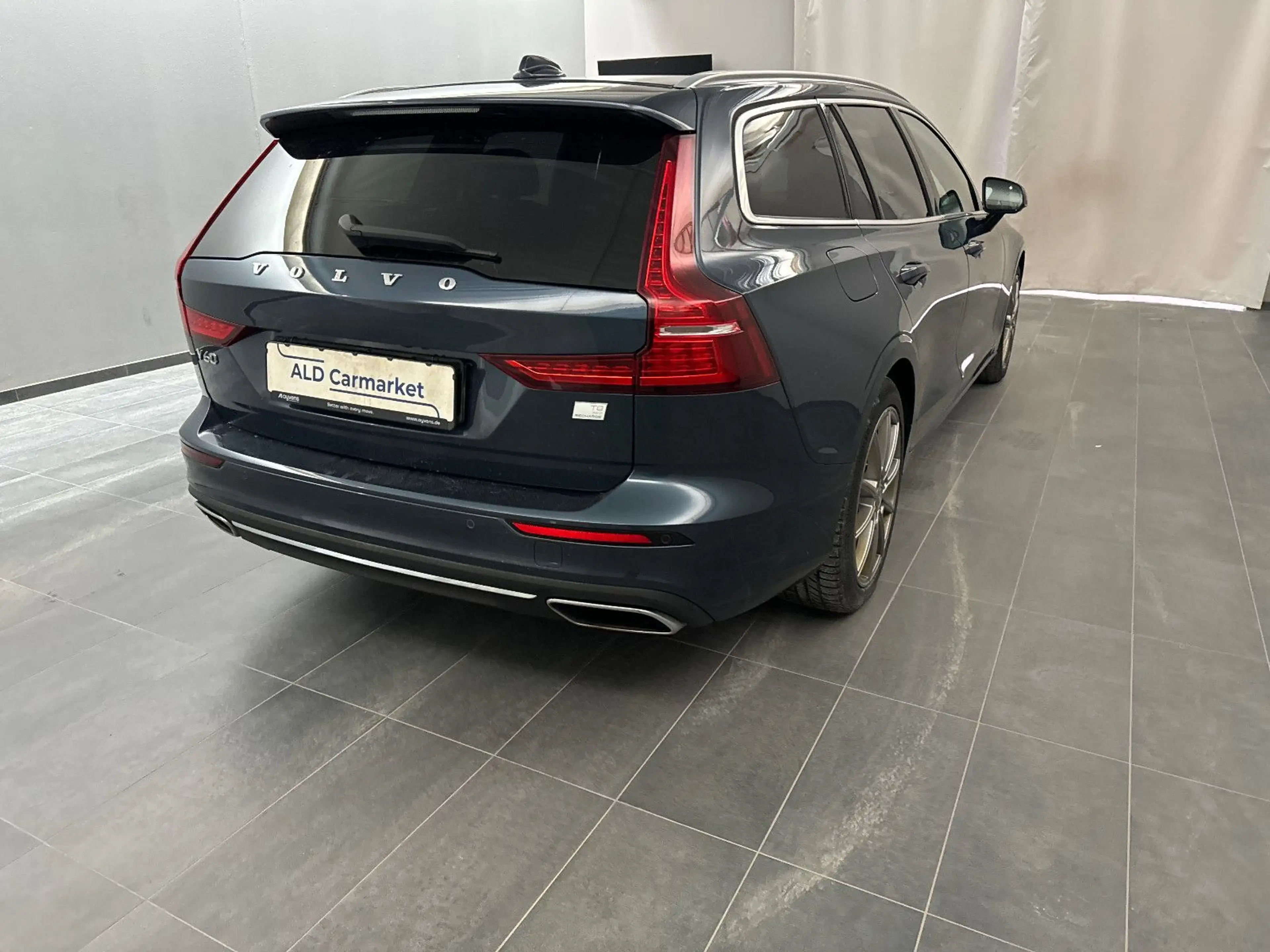 Volvo V60 Inscription PlHybrid AW Sdach*Leder*360*H&K — photo 3