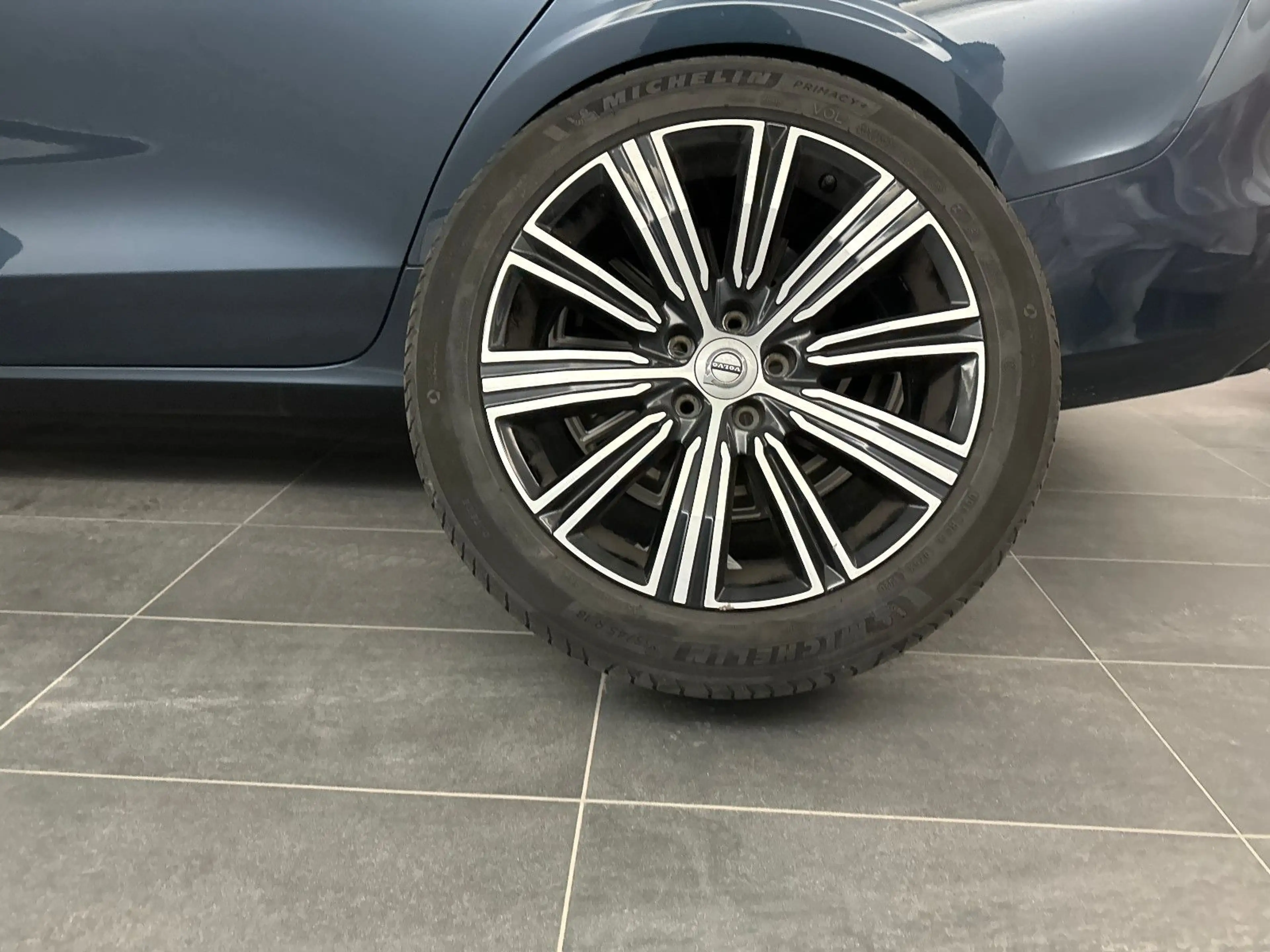 Volvo V60 Inscription PlHybrid AW Sdach*Leder*360*H&K — photo 12