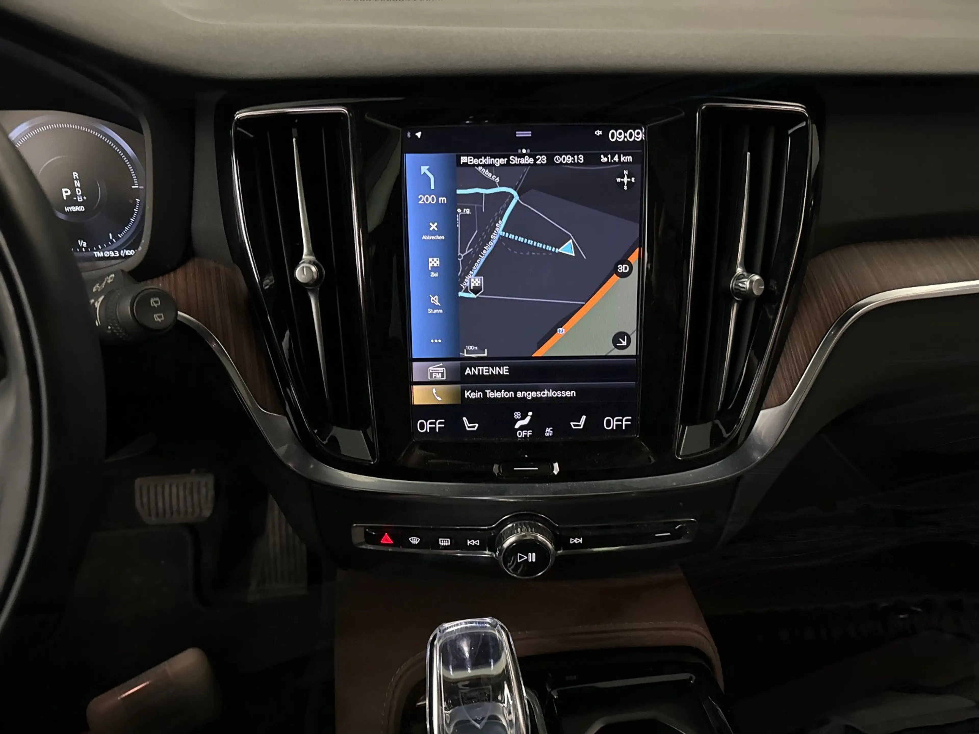 Volvo V60 Inscription PlHybrid AW Sdach*Leder*360*H&K — photo 9