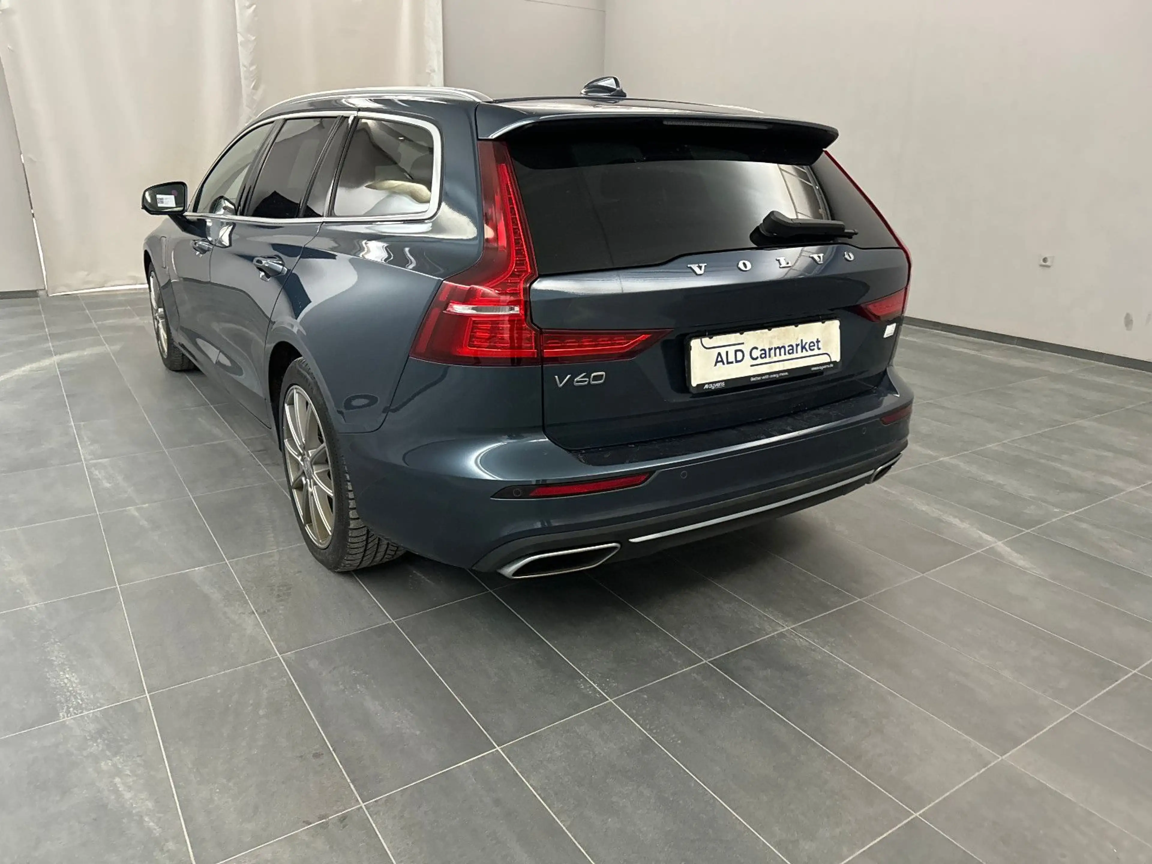 Volvo V60 Inscription PlHybrid AW Sdach*Leder*360*H&K — photo 4