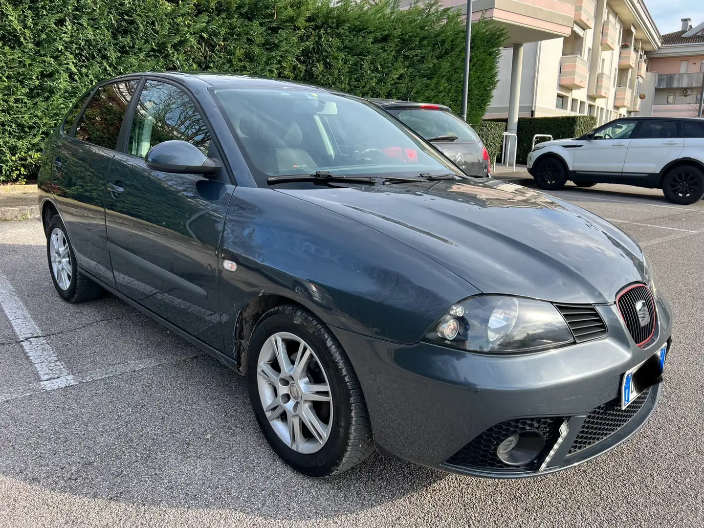 SEAT Ibiza 1.2 44kw Gris - 1