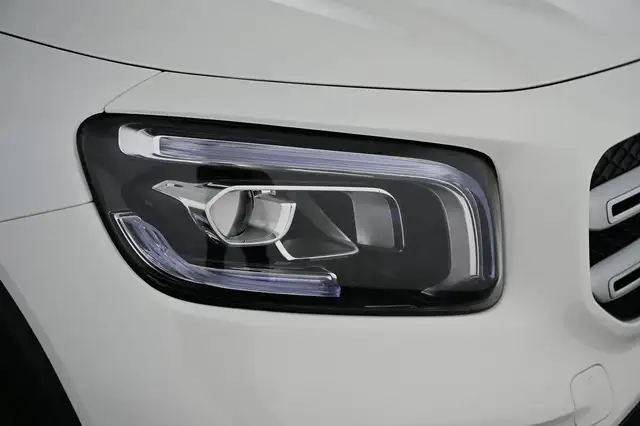 Mercedes-Benz GLB view 15