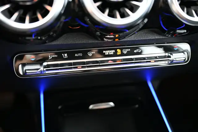 Mercedes-Benz GLB view 24