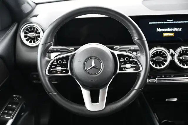 Mercedes-Benz GLB view 19
