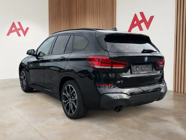 BMW X1 view 10
