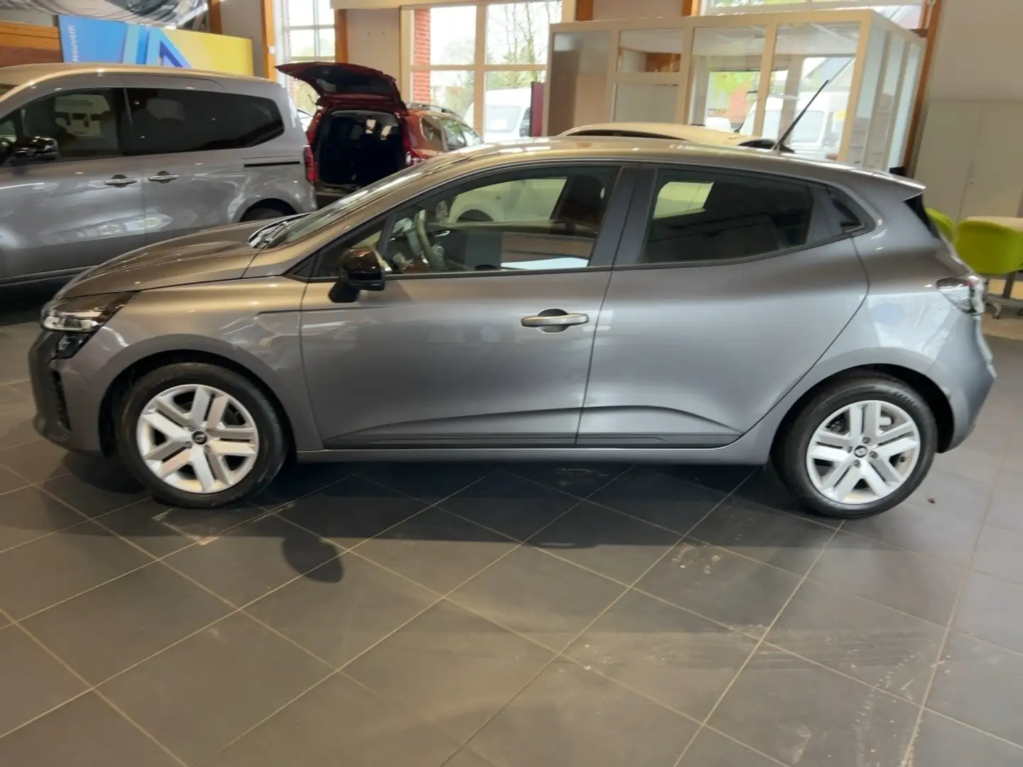 Renault Clio EVOLUTION TCe 100 LPG SHZ/PDC Gris - 2