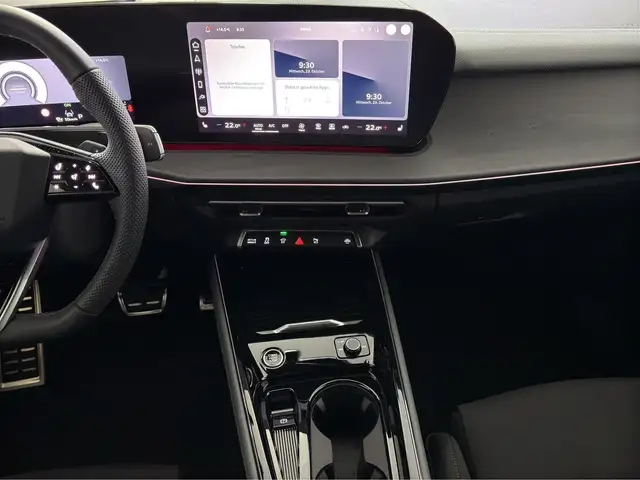 Audi Q3 view 10