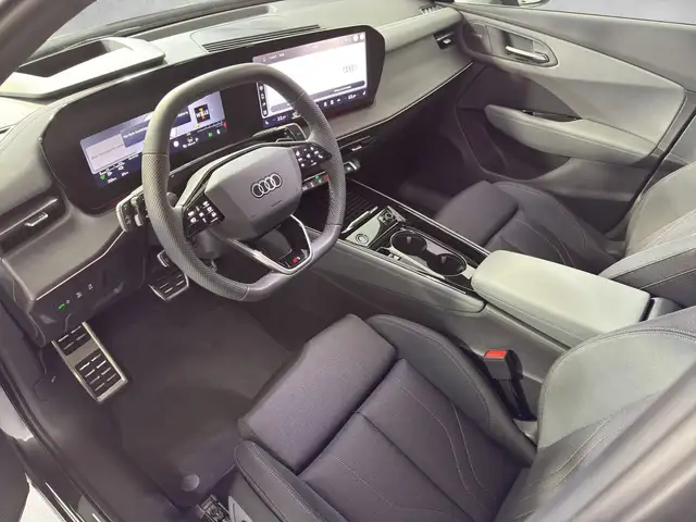 Audi Q3 view 6