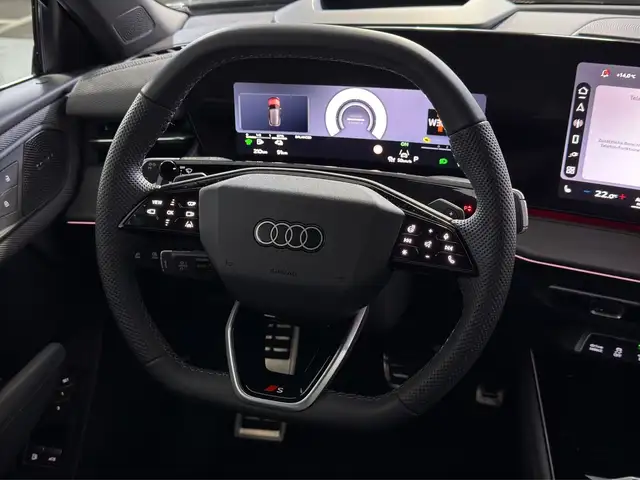 Audi Q3 view 8
