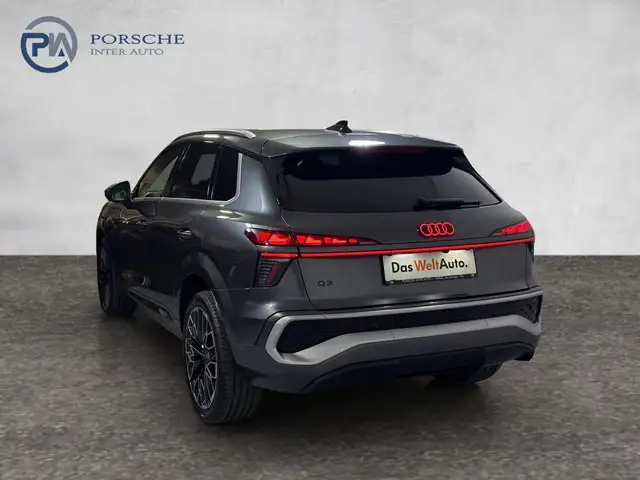 Audi Q3 view 4