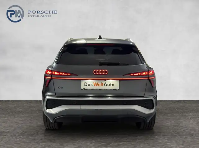 Audi Q3 view 5