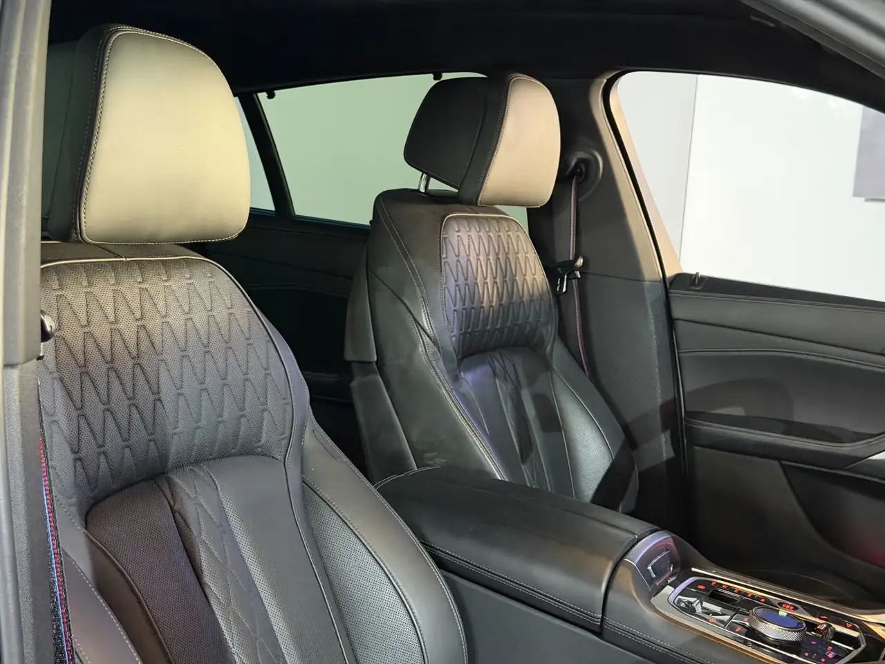 BMW X6 xDrive30d 48V Aut. / Facelift / M Paket / Pano Bild 25