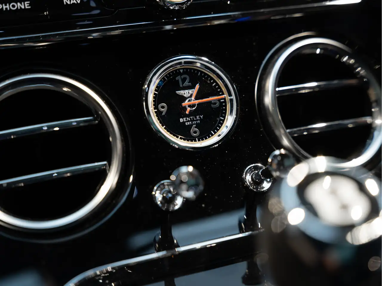 Bentley Continental GT 2022 — фото 36