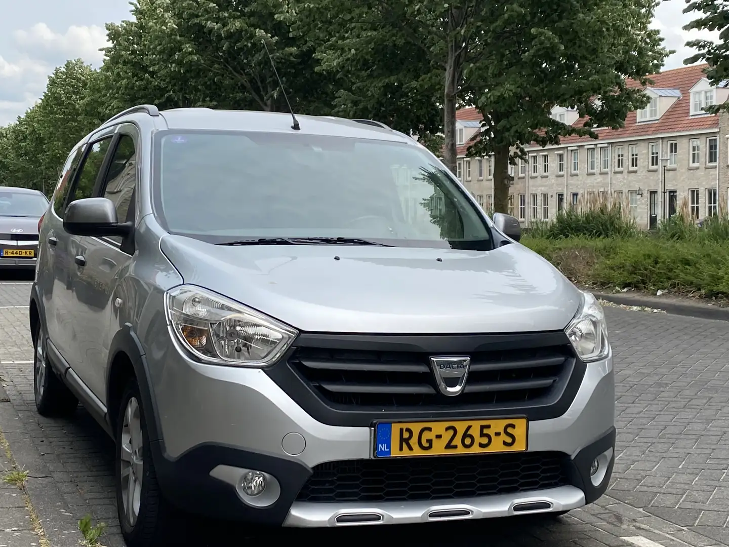 Dacia Lodgy 1.2 TCe Stepway 7p. Gri - 2