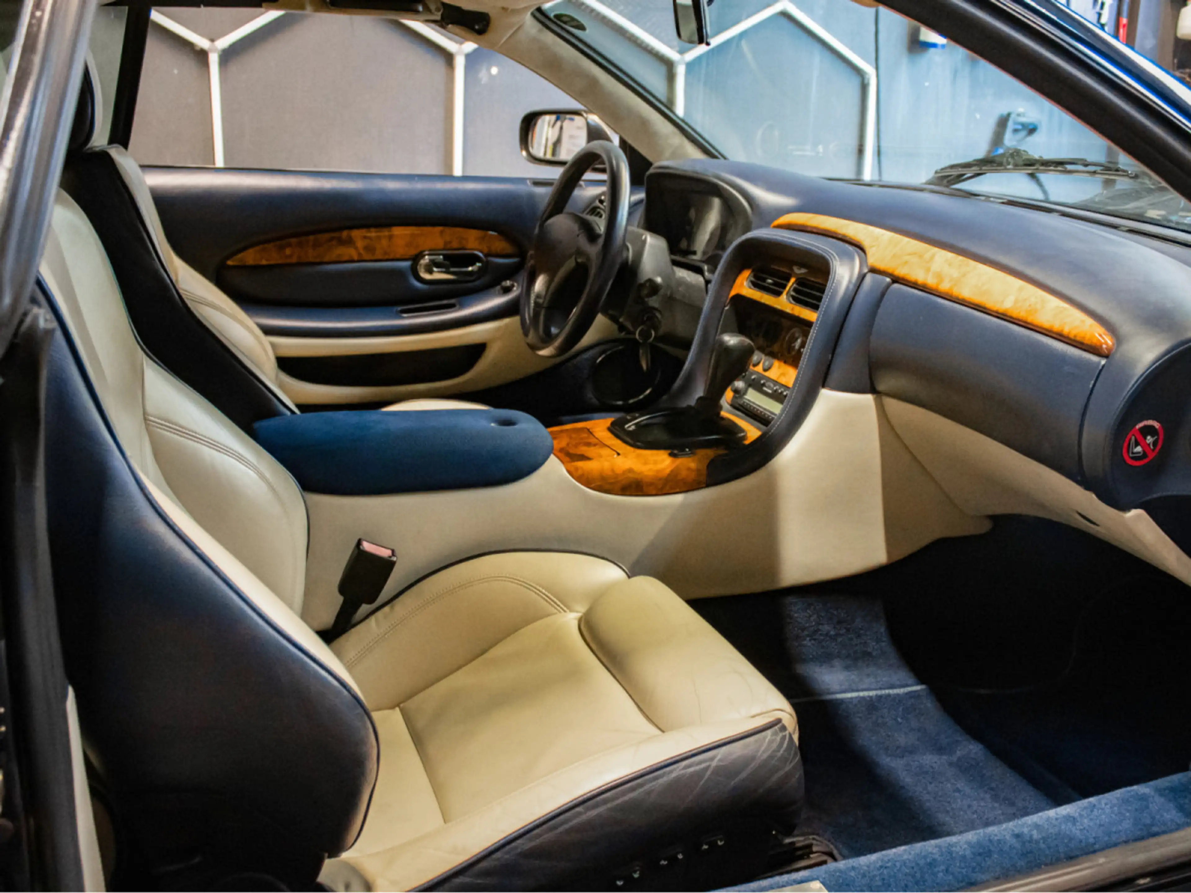 Aston Martin DB 7 Vantage Volante Vantage V12 6.0L 420CV AUTOMATIC — photo 10