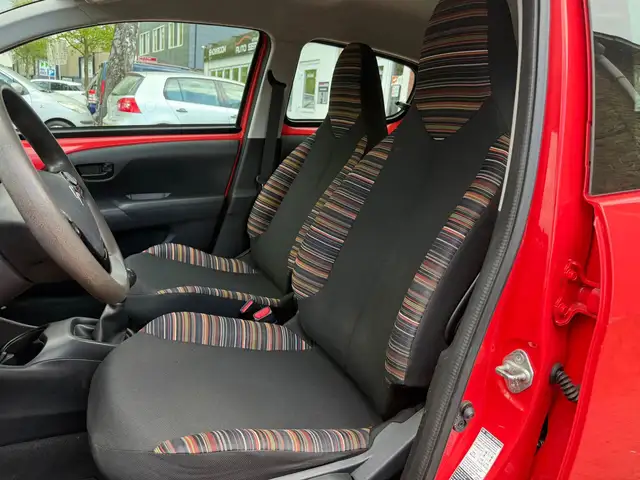 Citroen C1 view 11
