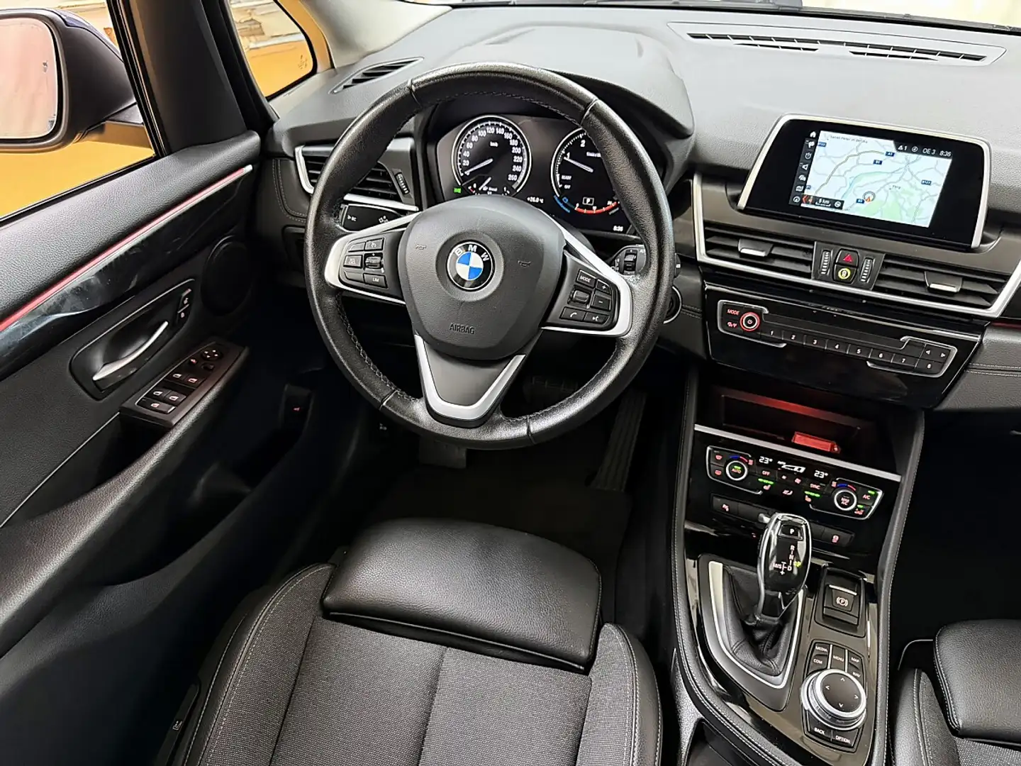 BMW 218 d Gran Tourer Sport Line Aut. Blau - 2