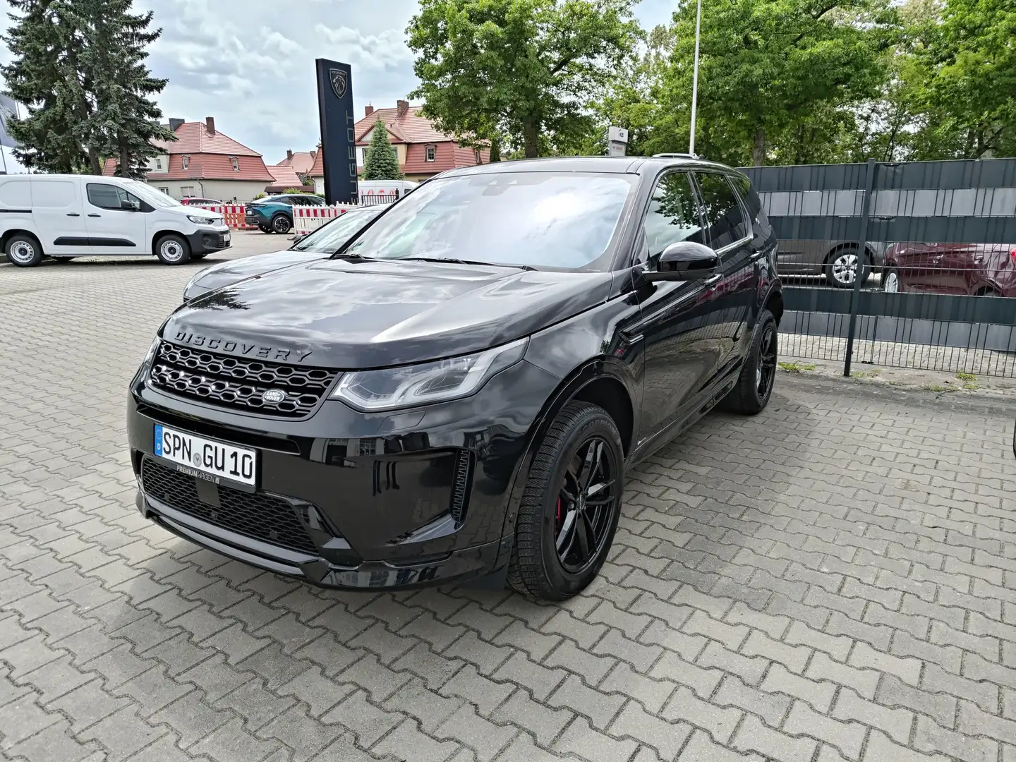 Land Rover Discovery Sport R-Dynamic HSE AWD Schwarz - 2